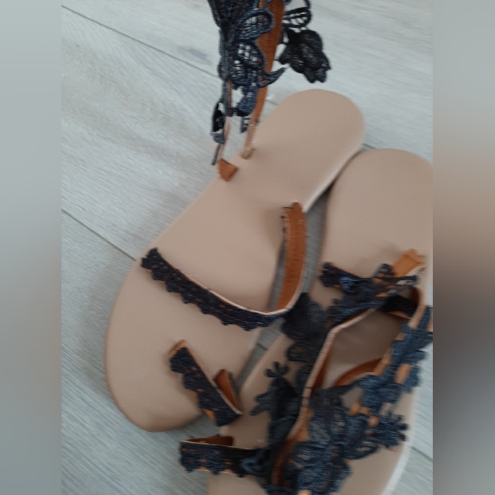 Sandals - Picture 2 of 4